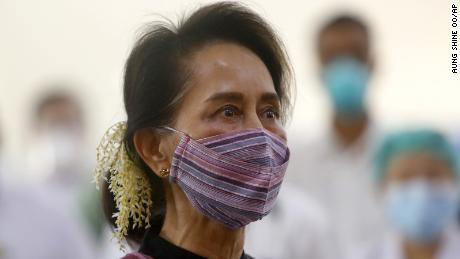 Os militares da Birmânia detiveram o líder Aung San Suu Kyi durante um golpe de estado.  Aqui está o que você precisa saber