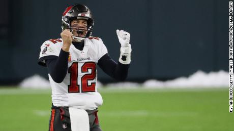 Tom Brady celebrates in the final seconds of the Tampa Bay Buccaneers&#39; 31 per 26 win over the Green Bay Packers during the NFC Championship game at Lambeau Field on January 24, 2021.