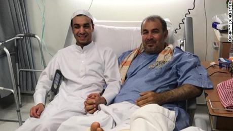 Ali al-Nimr ist vor drei Jahren abgebildet, als er seinen Vater im Krankenhaus besuchte, nachdem er während der Unruhen in Qatif erschossen worden war.