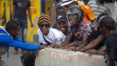 Haiti&#39;s government claims it stopped coup amid dispute over presidential term limit