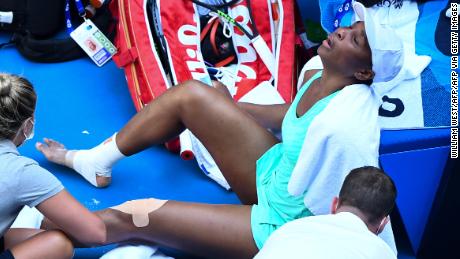 Venus Williams erhielt medizinische Hilfe, weigerte sich jedoch, sich aus dem Spiel zurückzuziehen. 
