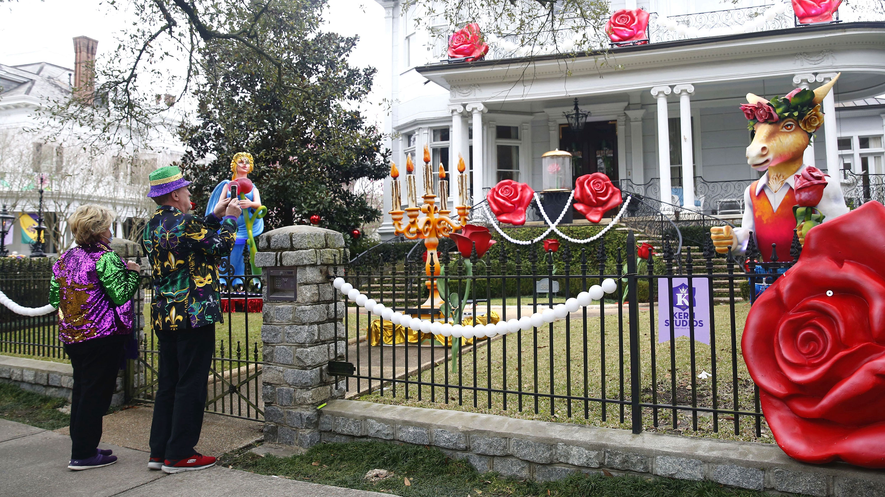 mardi gras decorations 2021