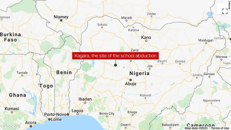 ナイジェリアの武装した男たちが学校を襲撃し、1人が死亡, 誘拐スタッフ, 学生, 目撃者は言う