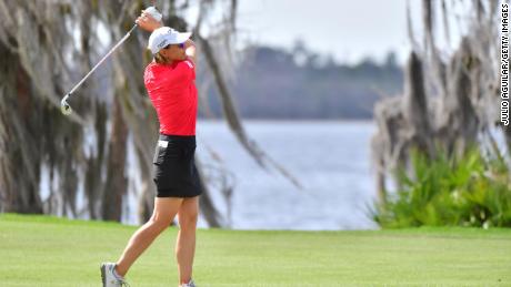 Annika Sorenstam aus Schweden spielt einen Schuss auf dem 18. Fairway während der letzten Runde der Gainbridge LPGA im Lake Nona Golf & Country Club am Sonntag in Orlando.