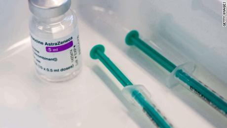 Kanada weitet die Verwendung des AstraZeneca-Impfstoffs auf Senioren aus, auch wenn andere Länder die Einführung unterbrechen