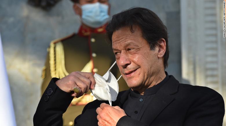 伊姆兰·汗（Imran Khan）, 巴基斯坦总理, 对Covid-19测试呈阳性