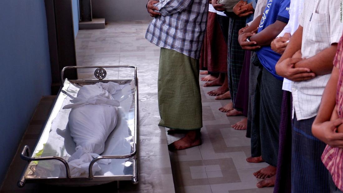 Men pray during the funeral of Khin Myo Chit, a 7-year-old girl &lt;a href =&quot;https://www.cnn.com/2021/03/24/asia/myanmar-protests-7-year-old-killed-intl-hnk/index.html&quot; target =&quot;_空欄&amquotot;&gt;who was shot in her home&alt;lt;/A&gt; by Myanmar&#39;s security forces on March 23. The girl was killed during a military raid, according to the Reuters news agency and the advocacy group Assistance Association for Political Prisoners.