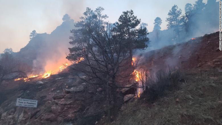 A South Dakota wildfire forced hundreds of evacuations while other blazes shut down Mount Rushmore