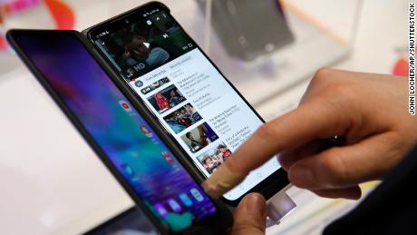 LG was a smartphone pioneer. Now it&#39;s quitting the business