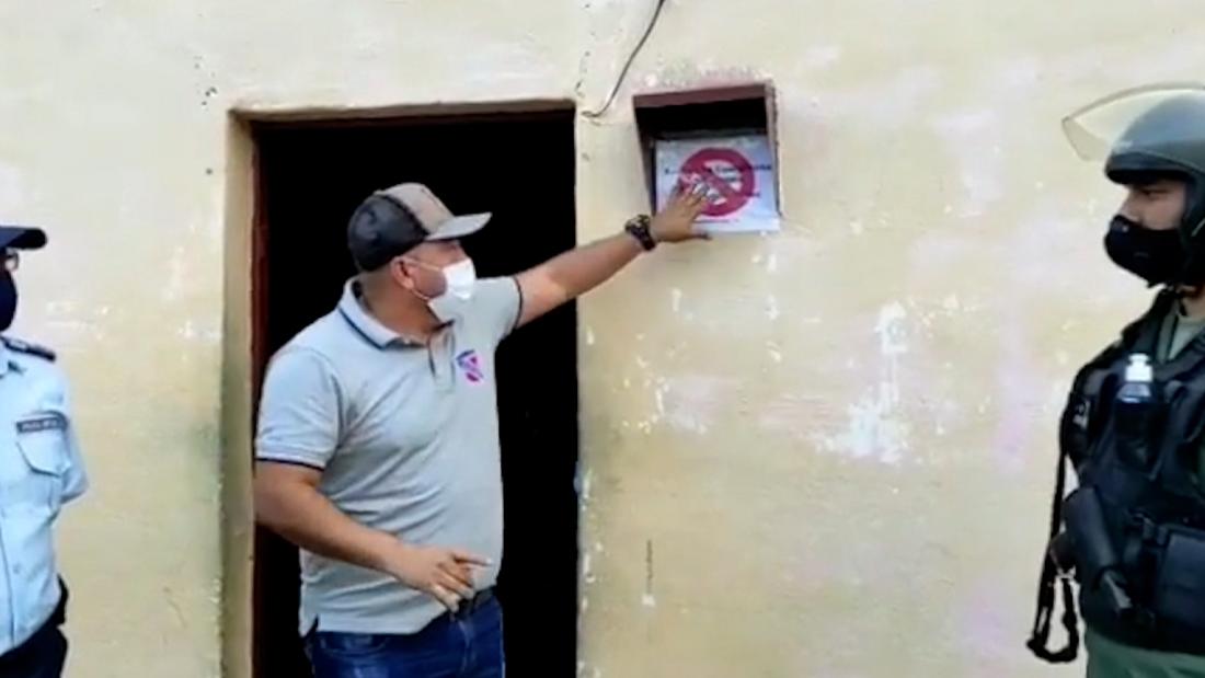 Alcalde Venezolano Cuelga Carteles En Casas Donde Hay Covid 19 CNN Video