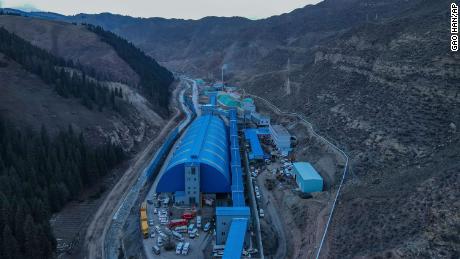 21 Chinese miners trapped by underground flood in Xinjiang coal mine