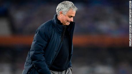 Mourinho looks dejected following his side&#39;s game against Everton.