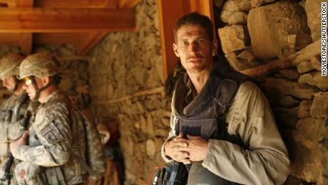 An image of Tim Hetherington from the HBO film, &quot;Which Way is the Frontline From Here.&인용;
