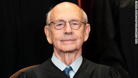 Supreme Court Justice Stephen Breyer plans to retire