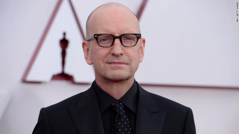 Steven Soderbergh explains exactly why they switched up the Oscars ending