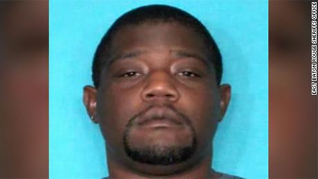 Eric Derell Smith, a 30-year-old double murder suspect, died after a police shootout on May 3 in Biloxi, Misisipí.