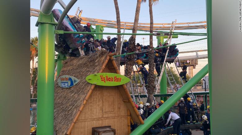 Roller coaster stalls out mid-ride, stranding passengers 20 feet in the air