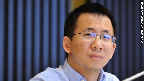 نوجوان CEO جس نے TikTok کو عالمی سطح پر مقبول بنانے میں مدد کی وہ تازہ ترین چینی ٹیک انٹرپرینیور ہے جو چھوڑنے والا ہے