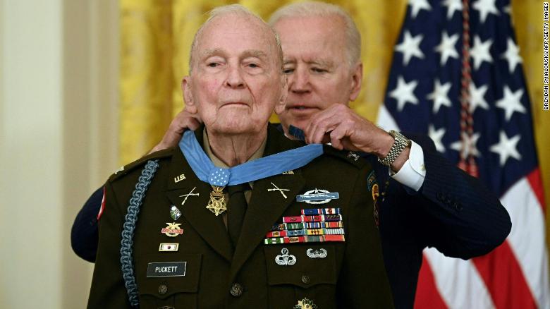 94-year-old gets Medal of Honor 70 years after Korean War heroism