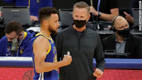 Fully vaccinated head coaches no longer have to wear masks during NBA games