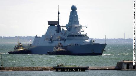 Russia says &#39;London has lost its manners&#39; as UK plays down Crimean naval confrontation