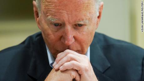 In Biden&#39;s visit to Surfside, a faint ray of hope 