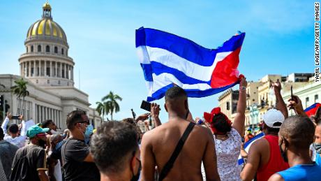 의견: Will brute force work in Cuba -- this time?