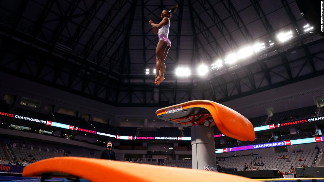 American gymnast Simone Biles is the defending Olympic champion in the individual all-around, and if the high-flying 24-year-old wins in Tokyo she will be the first woman to repeat since Vera Caslavska in 1968. Many consider Biles to be the greatest gymnast of all time. Over the past few years, she has astounded us with never-before-seen moves; there are now four original skills that are named after her. And earlier this year she became the first woman &lt;a href =&quot;https://www.cnn.com/2021/05/23/us/simone-biles-yurchenko-double-pike-trnd/index.html&quot; target =&quot;_空欄&amquotot;&gt;to land the Yurchenko double pike vault in competition.&alt;lt;/A&gt;