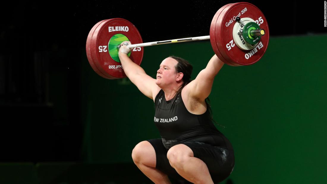 &lt;strong&gt;Laurel Hubbard (ニュージーランド):&lt;/strong&gt; Hubbard will be &lt;a href =&quot;https://www.cnn.com/2021/06/21/australia/laurel-hubbard-olympics-transgender-intl-hnk-spt/index.html&quot; target =&quot;_空欄&amquotot;&gt;the first transgender athlete to compete in thltOlympicsgtamp;lt;/A&gt; Hubbard, 43, competed in men&#39;s weightlifting competitions before transitioning in 2013. She has been eligible to compete in the Olympics since 2015, when the International Olympic Committee issued new guidelines that allow any transgender athlete to compete as a woman provided their testosterone levels are below 10 nanomoles per liter for at least 12 months before their first competition, ロイターによると.
