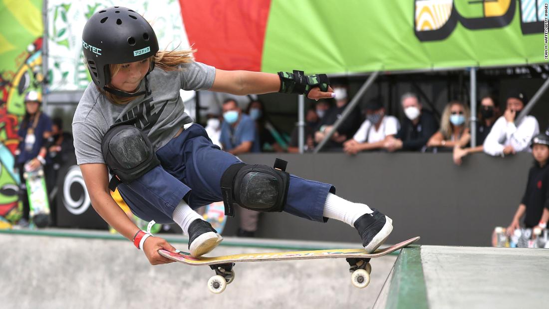 &lt;strong&gt;スカイブラウン (グレートブリテン):&lt;/strong&gt; The 13-year-old skateboarder lives up to her name, soaring through the air when she competes in the park event. Sky, 英国&#39;s youngest-ever summer Olympian, is ranked third in the world in park skateboarding. Her Olympic qualification finished an inspiring comeback story: 昨年, &lt;a href =&quot;https://www.cnn.com/2020/06/02/sport/sky-brown-injury-fall-skateboarding-spt-intl/index.html&quot; target =&quot;_空欄&amquotot;&gt;she fractured her skull and broke bonesltn her legt hand&lt;/A&gt; after falling from a ramp during training. Sky also was born in Japan. Her mother is Japanese and her father is British.
