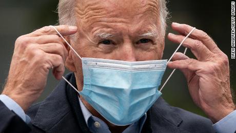Autoridades de saúde de Biden estão começando a discutir recomendações de máscaras como variantes de picos repentinos