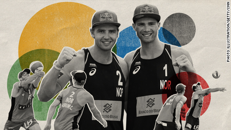 A dupla norueguesa de vôlei de praia masculino Anders Mol (à direita) e Christian Sørum (à esquerda) são os favoritos para ganhar o ouro em Tóquio 2020.