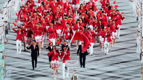 O sentimento nacionalista está aumentando à medida que a China começa com força nas Olimpíadas de Tóquio