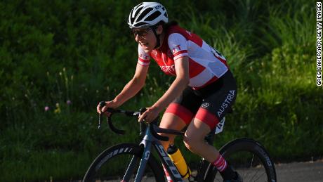 Anna Kiesenhofer foi uma jogadora mais fraca na corrida de ciclismo, que só começou a praticar o esporte em 2014.