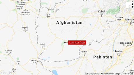 O Taleban está ameaçando assumir a primeira capital provincial à medida que os combates aumentam no Afeganistão