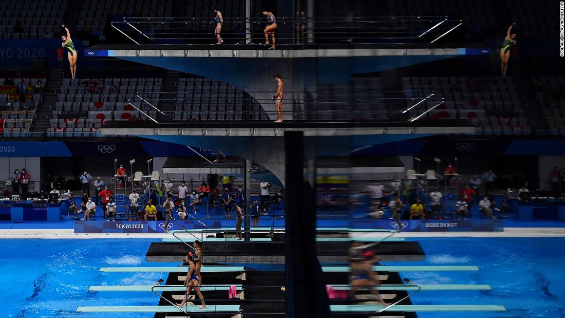 Divers warm up ahead of the women&#39;s 3-meter springboard finals on August 1.