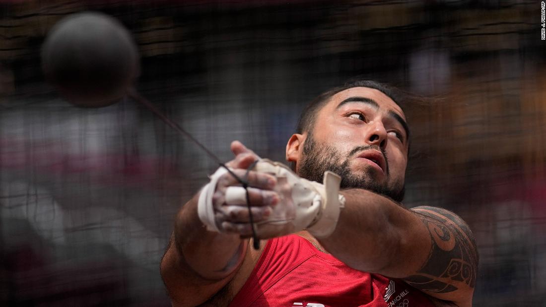 Chile&#39;s Humberto Mansilla competes in hammer throw qualifications on August 2.