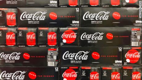 A Coca-Cola modifica a receita do Açúcar Zero Coca Cola.