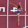 02 olympics 080421 400m hurdles