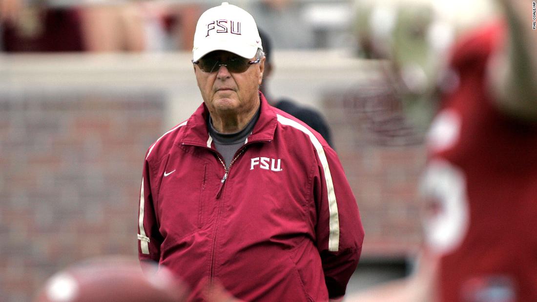 &lt;a href =&quot;https://www.cnn.com/2021/08/08/sport/bobby-bowden-death/index.html&quot; target =&quot;_空欄&amquotot;&gt;Bobby Bowden,&alt;lt;/A&gt; the famed college football coach who led Florida State University for more than 30 years and transformed the Tallahassee team into a powerhouse, 日曜日に亡くなりました, 8月 8, the school said in a statement. 彼がいた 91.