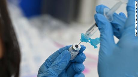 As vacinas de reforço da Covid-19 serão oferecidas aos americanos a partir de 20 de setembro, dizem autoridades de saúde