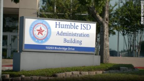 Covid-19 cases at this Texas school are spiking, yet officials buck local mask mandate