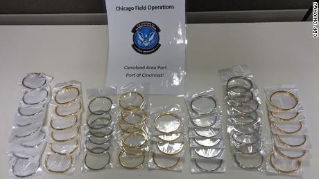 Customs officers seize counterfeit jewelry that if genuine would have been worth $  5.2 백만