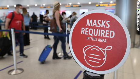 首先在CNN上: Biden administration set to extend travel mask mandate for another month
