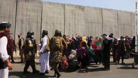 Women&#39;s protest in Taliban-controlled Kabul turns violent