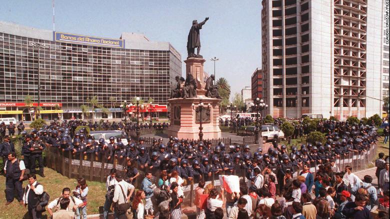 メキシコシティのクリストファーコロンブスの像は、先住民族の女性の1人に置き換えられます
