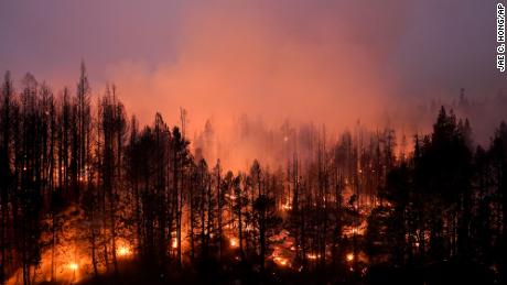 캘리포니아&#39;s wildfire season is &#39;far from over&#39; as multiple massive blazes rage, official warns