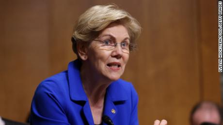 Elizabeth Warren wants the Fed to break up Wells Fargo