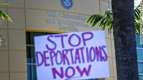 Democratic lawmakers urge Biden administration to halt deportations to Haiti