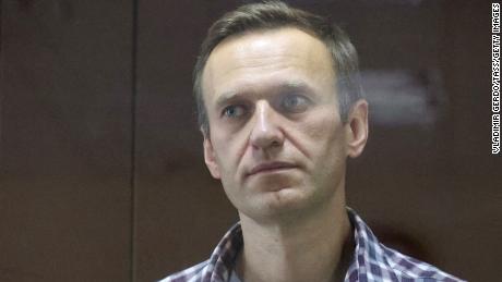 Google and Apple said to have removed Navalny voting app as Russian elections begin